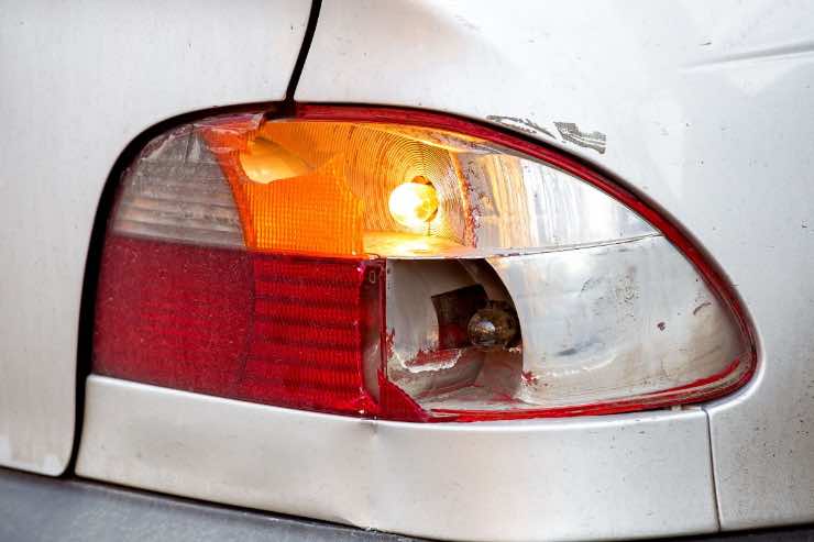 Lampada rotta codice della strada