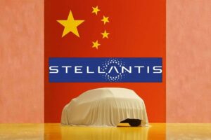 Stellantis, dalla Cina arriva il SUV super tecnologico che non si ferma mai: oltre 600 km di autonomia
