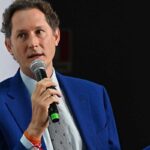Decisione su John Elkann