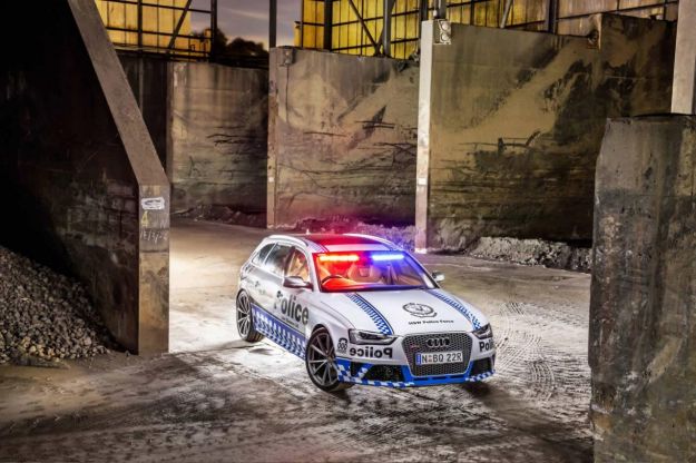 Audi RS4 Avant della polizia: motore da 450 CV al servizio della legge [FOTO]