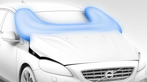 Il primo airbag per i pedoni sulla nuova Volvo V40 [VIDEO]
