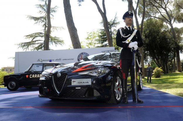 Nuove auto dei Carabinieri 2017: dalla Seat Leon alla Giulia Quadrifoglio [FOTO]