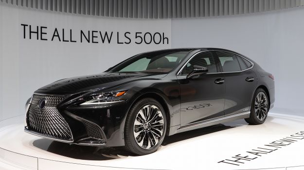 Lexus LS 500h Hybrid 2018: prezzo e caratteristiche dell’ammiraglia [FOTO]