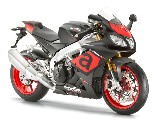 Aprilia ad EICMA 2016: le novità 2017. Info sulle Nuove Shiver 900 e Dorsoduro 900 [FOTO]