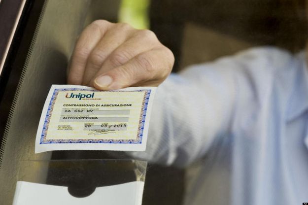 Assicurazione scaduta, retrodatata e incidenti stradali: facciamo chiarezza