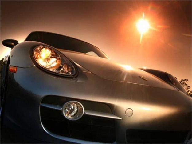Come raffreddare l’auto al sole: consigli per farlo il più velocemente possibile