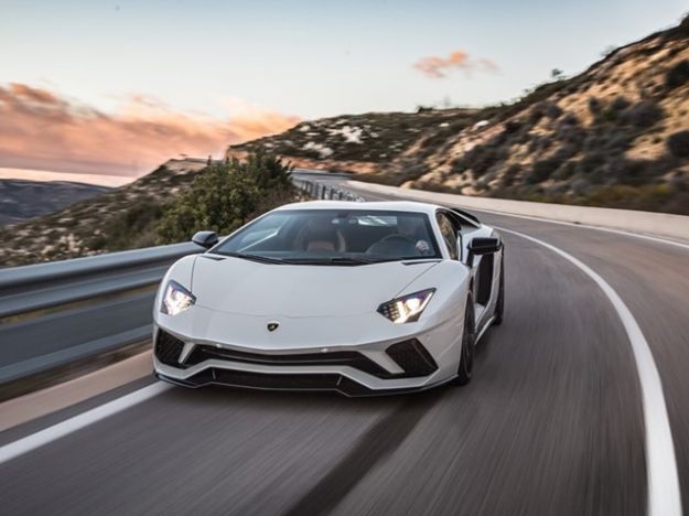 Auto più potenti al mondo Lamborghini Aventador