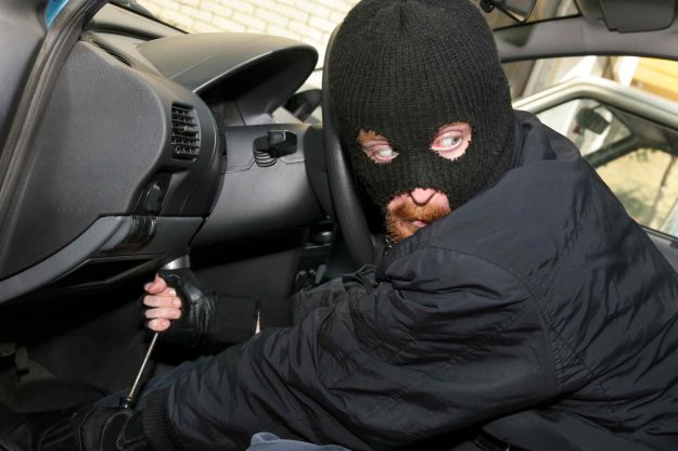 Auto rubata e ritrovata