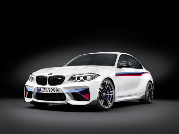BMW M2 Coupé M Performance: versione speciale ancora più cattiva [FOTO]