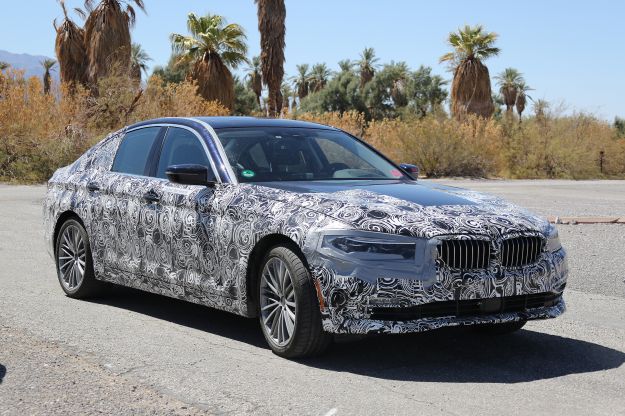 BMW Serie 5 Plug In Hybrid foto spia