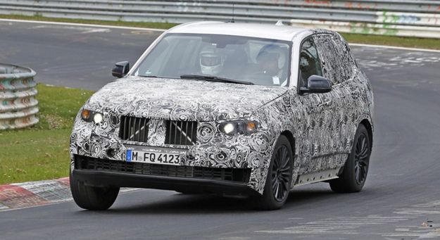BMW X5, foto spia: il muletto 2018 al Nürburgring [FOTO]