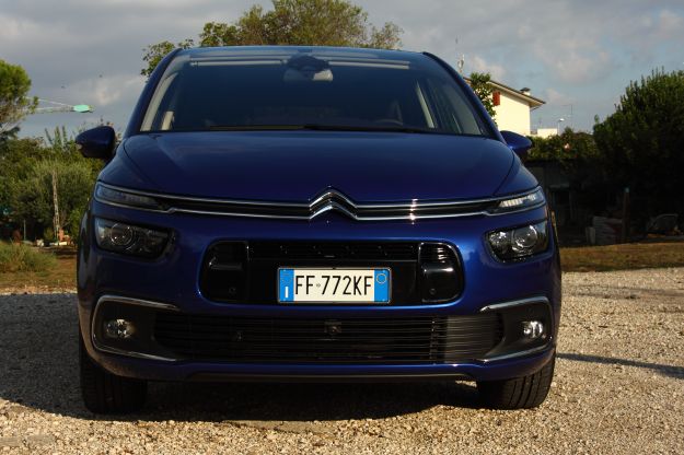 Citroën C4 Picasso e Grand C4 Picasso 2016: prova su strada, dimensioni, motori e prezzo [FOTO]