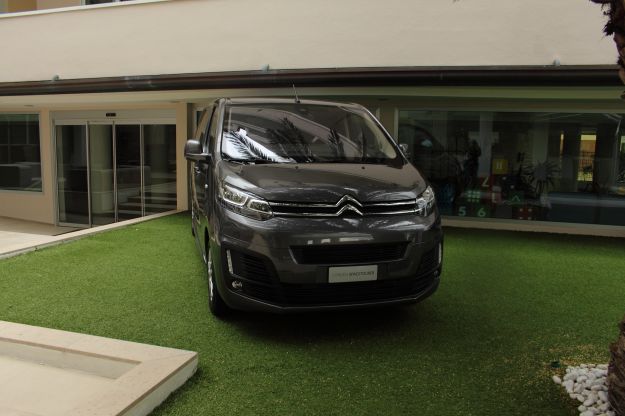 Citroen SpaceTourer Design