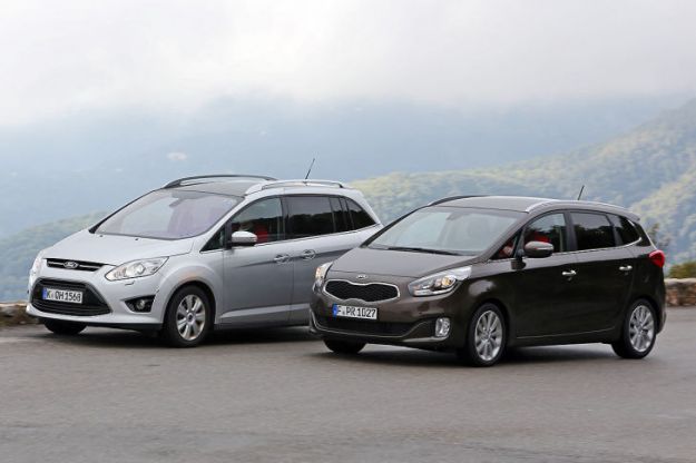 Kia Carens vs. Ford C-Max: sfida per tanto spazio ad un piccolo prezzo [FOTO]