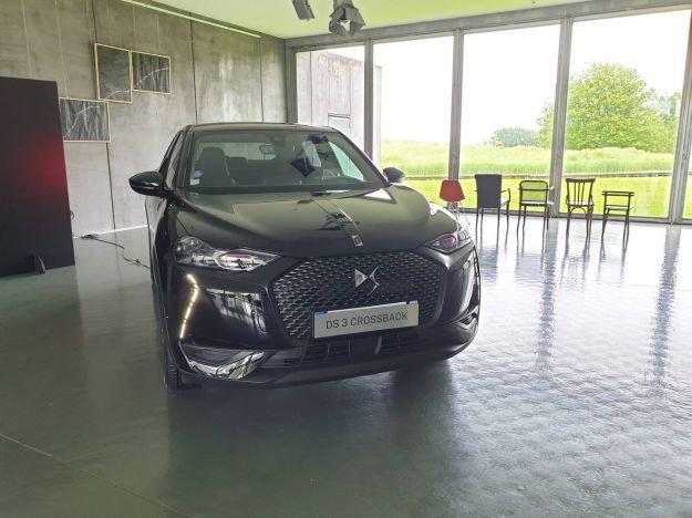 DS 3 Crossback: prova su strada, prezzo e prestazioni