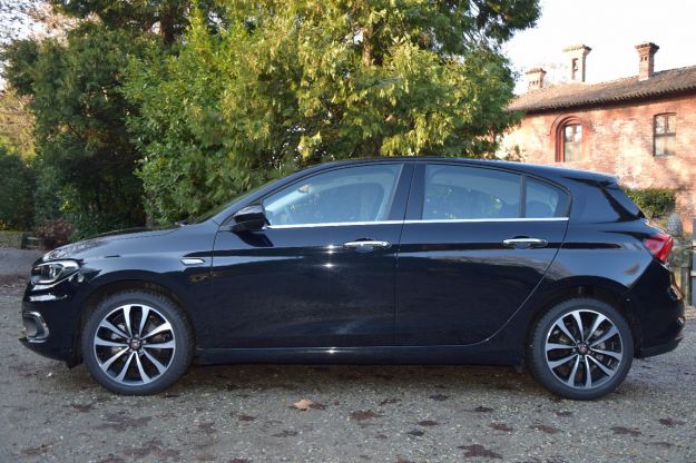 Fiat Tipo 5 porte, prova su strada: prezzo, interni e motori anche GPL [FOTO]