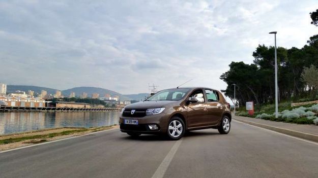 Nuove Dacia 2017: restyling per tutta la gamma [FOTO]