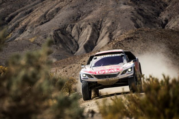 Dakar 2017, Peugeot: è il turno di Despres. Sainz costretto al ritiro [FOTO]
