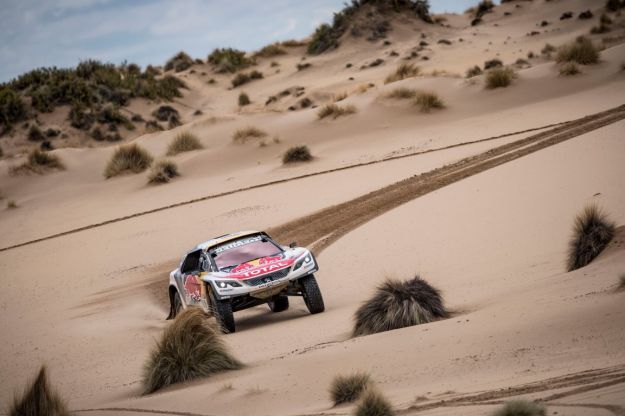 Dakar 2017, Peugeot: è lotta Peterhansel-Loeb per la vittoria [FOTO]