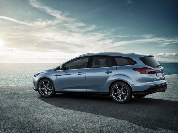 Nuova Ford Focus Wagon 2017: dimensioni e prezzo, ST per divertirsi [FOTO]