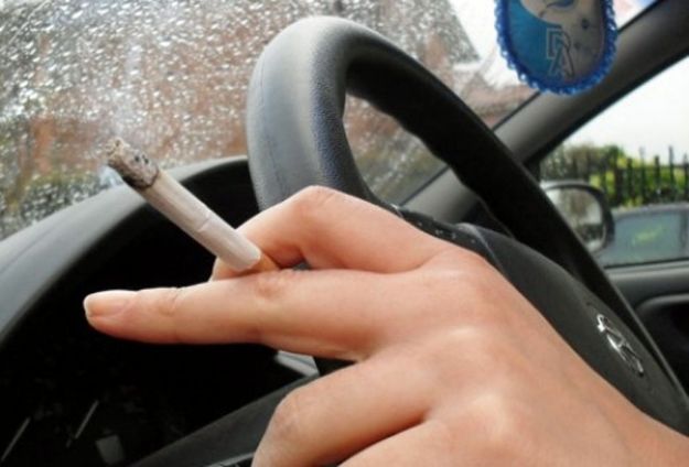 Divieto di fumare al volante