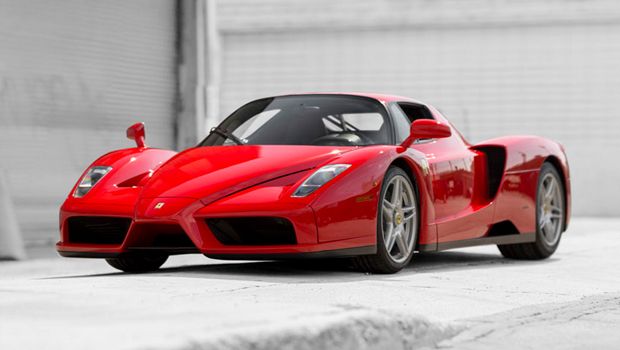 Auto del Papa in vendita: la Ferrari Enzo di Giovanni Paolo II sarà venduta all’asta [FOTO]
