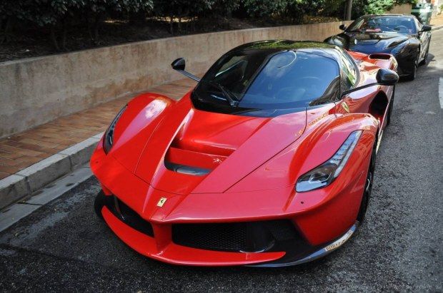 Lewis Hamilton Ferrari: la sua nuova auto è una LaFerrari [FOTO]