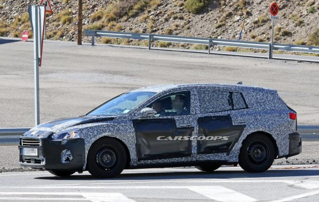Ford Focus 2018 sw: foto spia della nuova station wagon