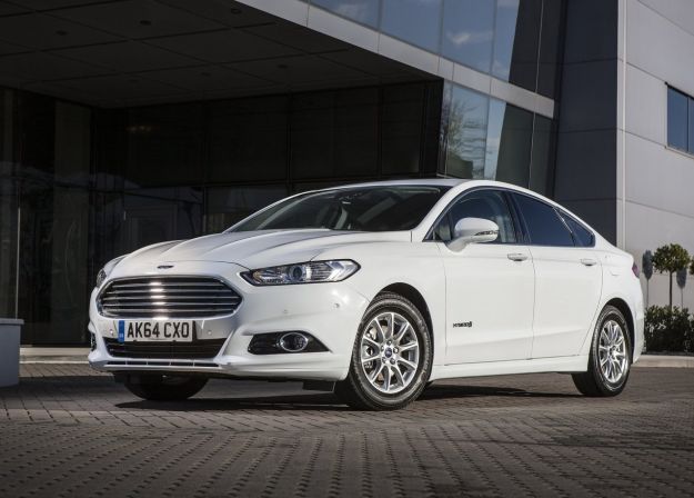 Ford Mondeo Hybrid 2017: prezzo, motore e caratteristiche della versione ibrida [FOTO]