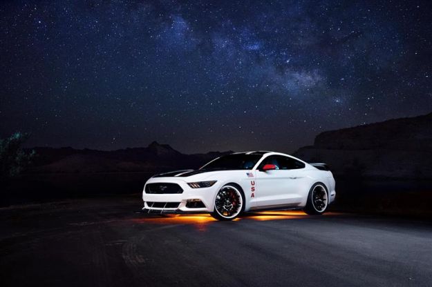 Ford Mustang Apollo Edition, esemplare unico all’asta [FOTO]
