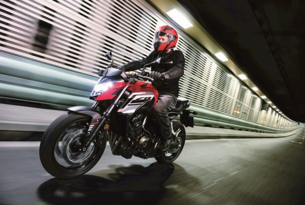 Honda CB650F e CBR650F 2017 a Eicma 2016, naked e carenata si aggiornano [FOTO]
