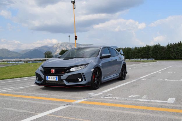 Honda Civic Type R in pista