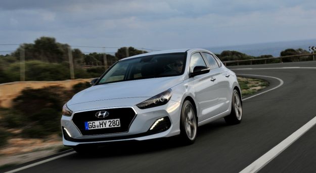 Hyundai i30 Fastback 2018: design da berlina-coupé [FOTO]