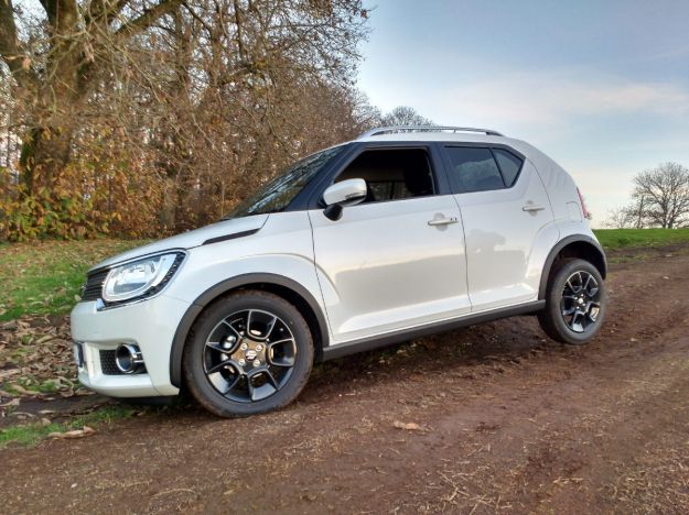 Suzuki Ignis, prova su strada della ibrida e della 4×4: caratteristiche, prezzo e consumi [FOTO]