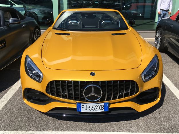 Mercedes AMG GT C Roadster 2017: prezzo, scheda tecnica e prova su strada [FOTO]