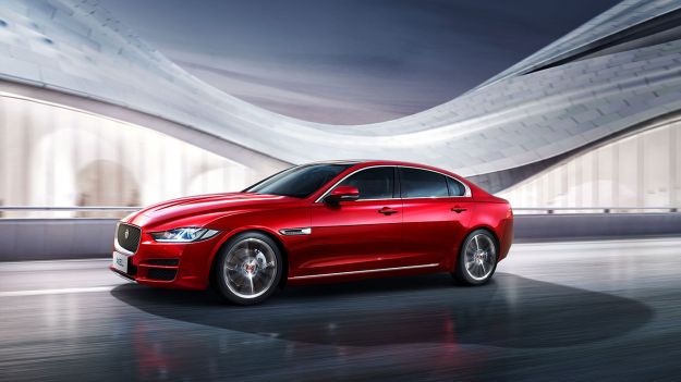 Jaguar XE L: passo lungo e più lusso per la berlina in Cina [FOTO]