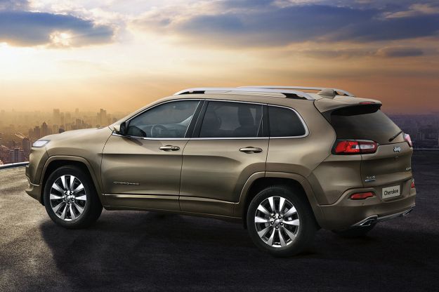 Jeep Cherokee Overland 2016 posteriore
