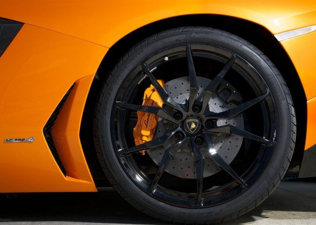 Lamborghini Aventador LP700 4 Roadster cerchi in lega