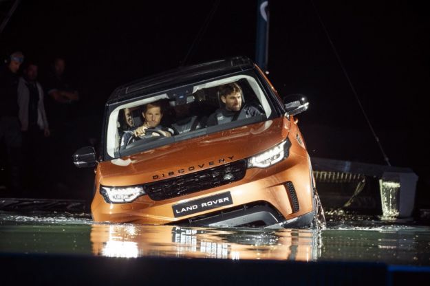 Land Rover al Salone di Parigi 2016