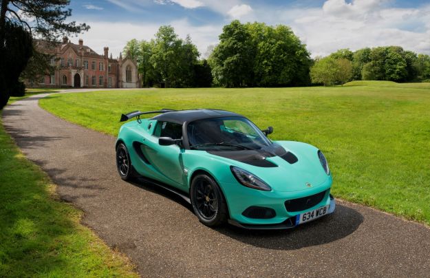 Lotus Elise Cup 250 2017: prestazioni, prezzo e scheda tecnica [FOTO]