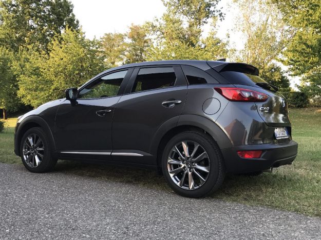 Mazda CX-3 2017 design prezzo