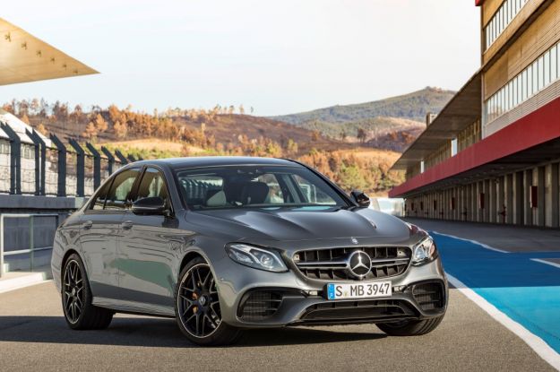 Mercedes AMG E63 4Matic+ 2017: prezzo, motore e scheda tecnica. Normale ed “S” [FOTO]