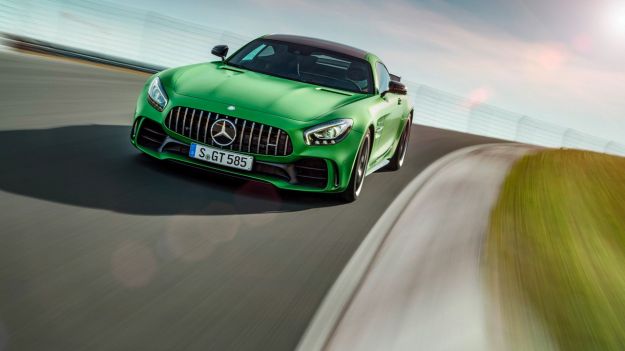 Mercedes AMG GT Coupé R: scheda tecnica e prezzo della supercar da 585 CV [FOTO]