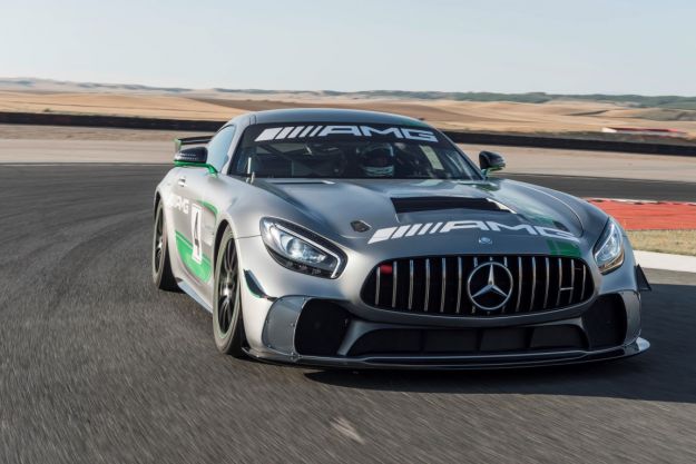 Mercedes-AMG GT4: scheda tecnica, prezzo e motore della versione da corsa [FOTO]