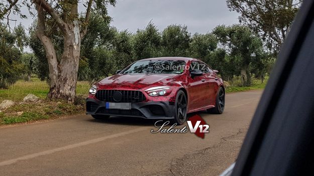 Mercedes AMG GT4 2018: prime foto spia senza camuffature