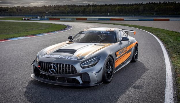 Mercedes AMG GT4: la racing car tedesca si rinnova per continuare a vincere