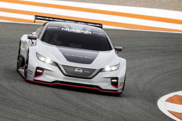 Nissan Leaf Nismo RC, l’elettrica giapponese scende in pista a Valencia