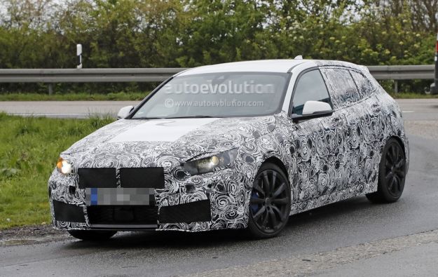 Nuova BMW Serie 1 2019, foto spia della futura Serie 1 a trazione anteriore [FOTO]