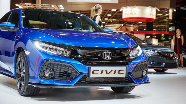 Nuova Honda Civic 2017: prezzo, interni e motori. Niente diesel, consumi e scheda tecnica [FOTO]