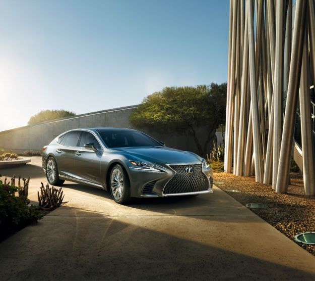 Nuova Lexus LS 500 al Salone di Detroit: caratteristiche e dimensioni [FOTO]